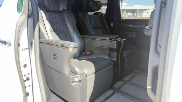 2.5 Hybrid 一手車 七人座 全車原版件 里程保證  第7張相片
