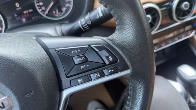 尊爵智駕版 跟車 環景 七吋螢幕儀表 免key 里程保證 全車原版件  第11張相片