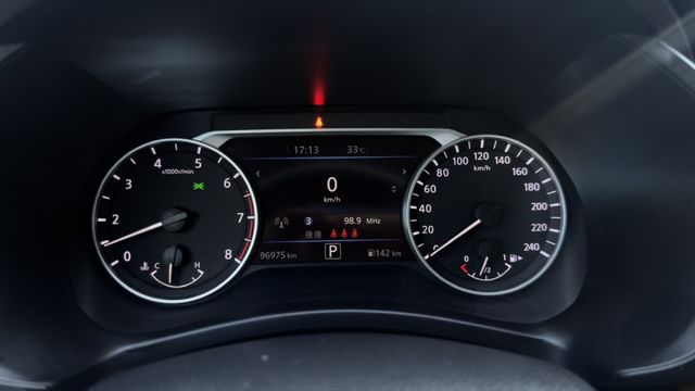 尊爵智駕版 跟車 環景 七吋螢幕儀表 免key 里程保證 全車原版件  第12張相片