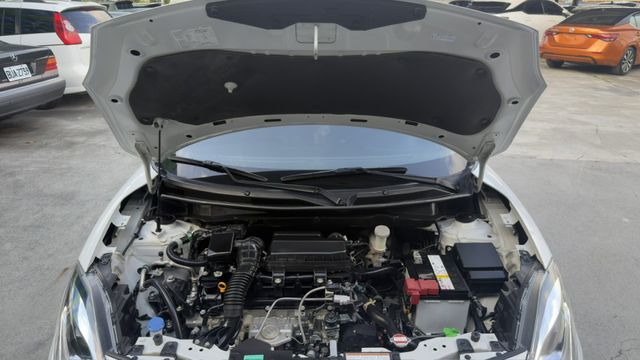 一手車 僅跑6萬公里 跟車 盲點 恆溫 免key  全車原版件 里程保證  第11張相片