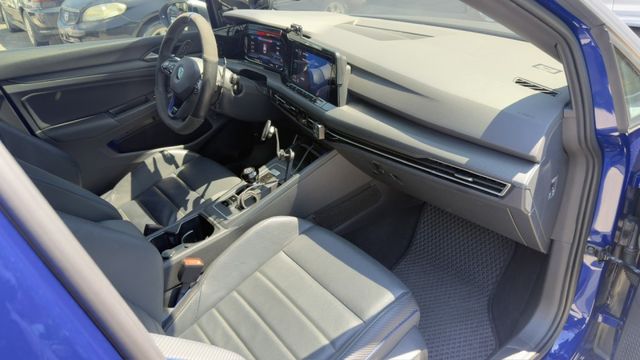 8R Variant 全車精品升級 貼膜消光灰藍 H/K音響 通風座椅 全車原版件  第11張相片