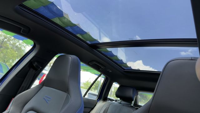 8R Variant 全車精品升級 貼膜消光灰藍 H/K音響 通風座椅 全車原版件  第19張相片