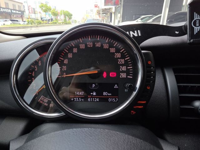 Mini ONE ( F55 ) 五門 低里程僅跑6萬公里 免鑰匙 摸門 全車原版件  第12張相片