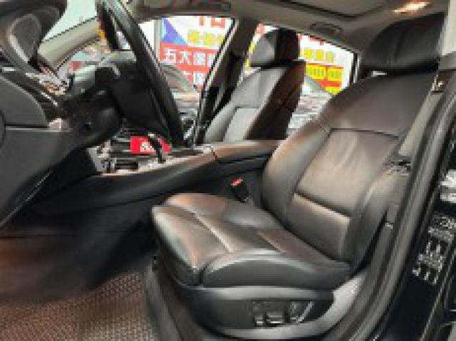 YES認證車 原鈑件 一手車 超低里程(僅跑9萬) 總代理 大滿配 車況極優 歡迎鑒賞試乘  第8張相片