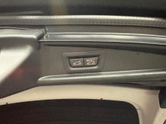 YES認證車 原鈑件 一手車 超低里程(僅跑9萬) 總代理 大滿配 車況極優 歡迎鑒賞試乘  第17張相片