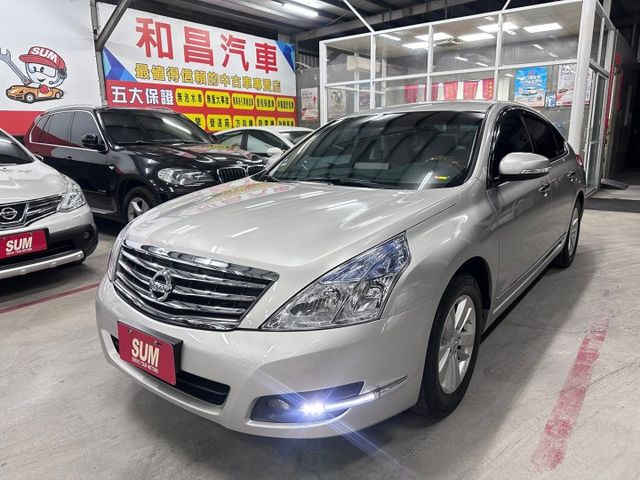 YES認證車 100%原鈑件 一手車買回 頂級旗艦版 市售里程數最低 車況最優 5大系統可保固1年2萬公里  第1張相片
