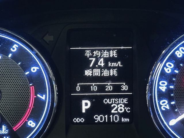 YES認證車 100%原鈑件 頂級旗艦尊爵版 天窗 電動椅 LED頭燈 IKEY 摸門大滿配 可保固5大系統1年2萬公里  第12張相片