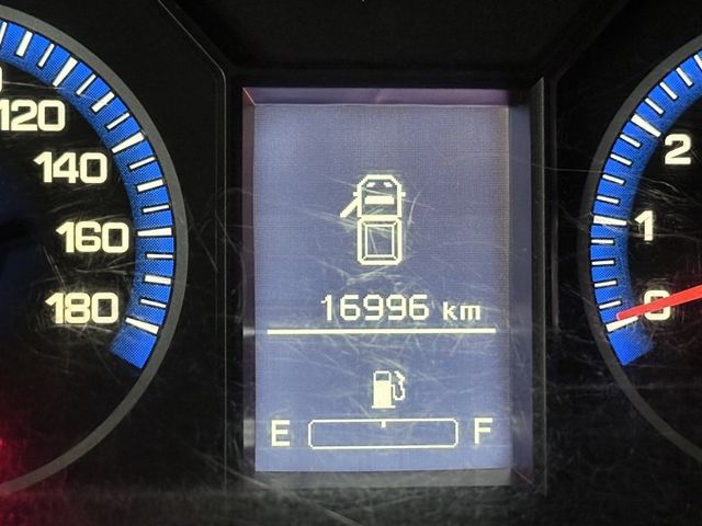 YES認證車 100%原鈑件 超低里程(1年僅跑5千多)電子後視鏡 附電動尾門 5大系統匯豐三菱原廠可保固2年5萬公里  第8張相片