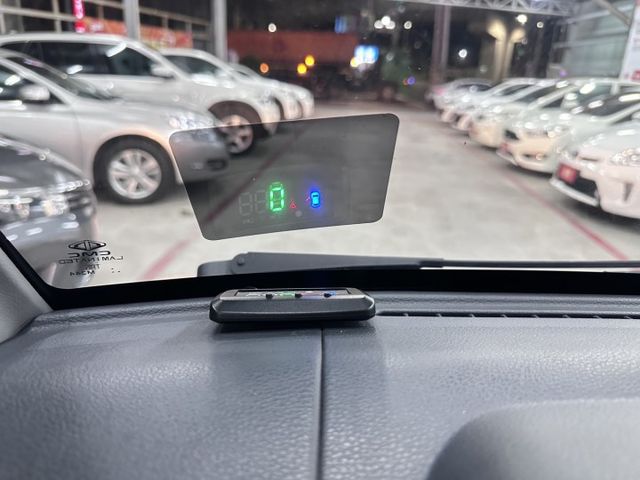 YES認證車 100%原鈑件 超低里程(1年僅跑5千多)電子後視鏡 附電動尾門 5大系統匯豐三菱原廠可保固2年5萬公里  第10張相片