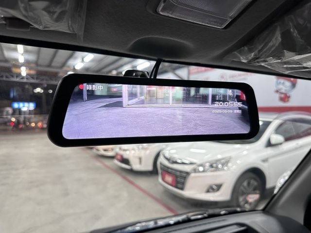 YES認證車 100%原鈑件 超低里程(1年僅跑5千多)電子後視鏡 附電動尾門 5大系統匯豐三菱原廠可保固2年5萬公里  第11張相片
