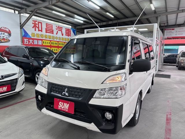 YES認證車 100%原鈑件 原廠保養 自排 8人座 低里程 三菱原廠 可保固5大系統 2年5萬公里 歡迎鑑賞試乘  第1張相片