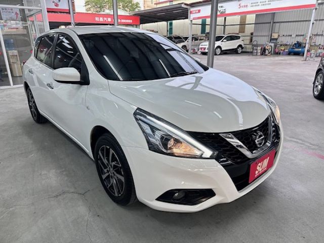 YES認證車 100%原鈑件 旗艦版  I-KEY+摸門 恆溫 盲點偵測 CAR PLAY 可保固 5大系統2年5萬公里  第3張相片