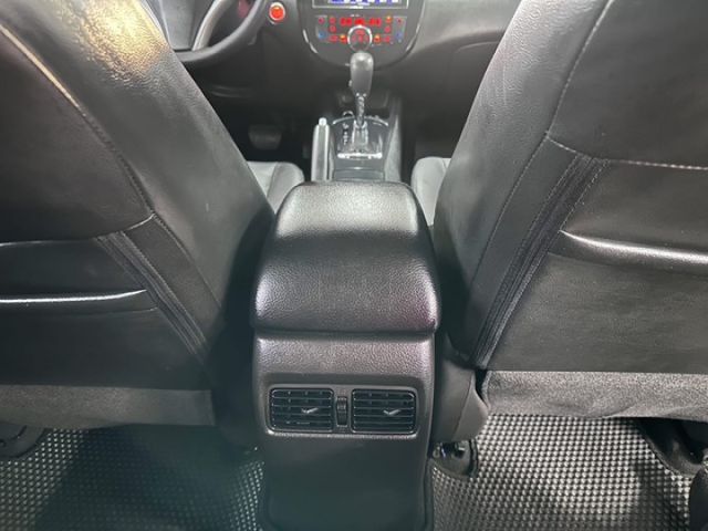 YES認證車 100%原鈑件 旗艦版  I-KEY+摸門 恆溫 盲點偵測 CAR PLAY 可保固 5大系統2年5萬公里  第13張相片