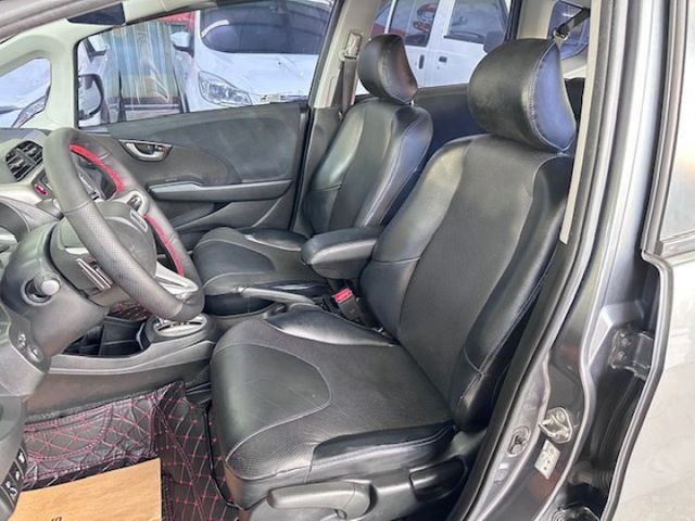 認證車 頂級VTI-S 低里程(1年僅跑9千多) 皮椅 快撥 原廠影音 車況優 甜甜價 可保固 歡迎賞車試乘  第6張相片