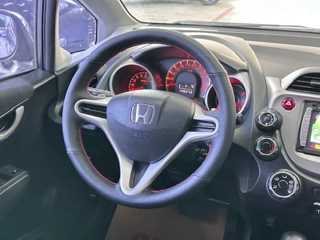 認證車 頂級VTI-S 低里程(1年僅跑9千多) 皮椅 快撥 原廠影音 車況優 甜甜價 可保固 歡迎賞車試乘  第11張相片