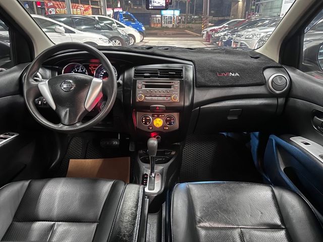 YES認證車 100%原鈑件 旗艦版 超低里程(1年僅跑5千多) 皮椅 I-KEY 恆溫 可保固5大系統1年2萬公里  第8張相片