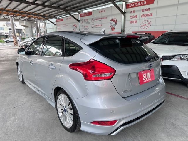 YES認證車 旗艦型 I-KEY+摸門 天窗 HID頭燈 恆溫空調 盲點偵測 CARPLAY 5大系統可保固2年5萬公里  第4張相片