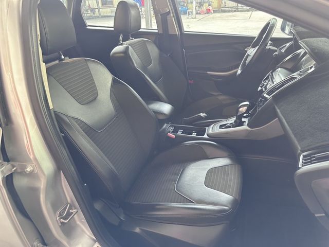 YES認證車 旗艦型 I-KEY+摸門 天窗 HID頭燈 恆溫空調 盲點偵測 CARPLAY 5大系統可保固2年5萬公里  第9張相片