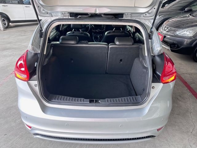 YES認證車 旗艦型 I-KEY+摸門 天窗 HID頭燈 恆溫空調 盲點偵測 CARPLAY 5大系統可保固2年5萬公里  第18張相片