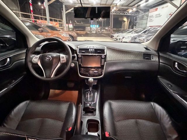 YES認證車 頂級旗艦版 小改款 超低里程 原廠保養 I-KEY 360環景CARPLAY 後座出風口可保固2年5萬公里  第8張相片