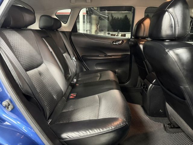 YES認證車 頂級旗艦版 小改款 超低里程 原廠保養 I-KEY 360環景CARPLAY 後座出風口可保固2年5萬公里  第10張相片