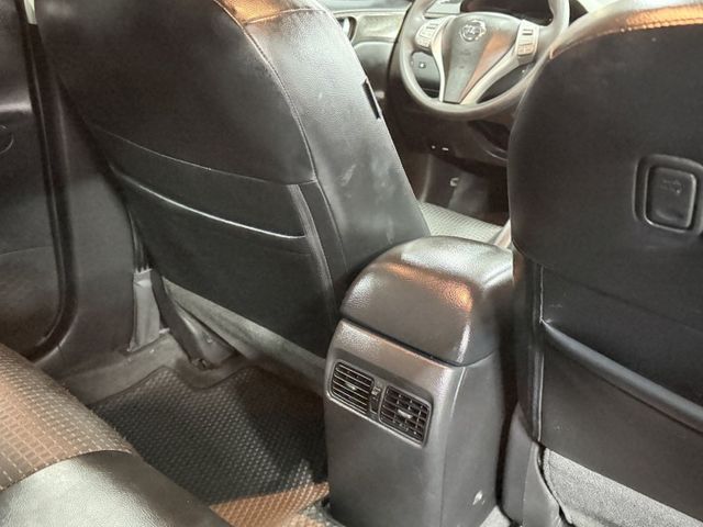 YES認證車 頂級旗艦版 小改款 超低里程 原廠保養 I-KEY 360環景CARPLAY 後座出風口可保固2年5萬公里  第14張相片