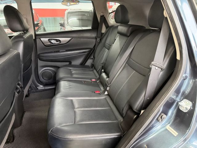 YES認證車 頂級旗艦版 原廠保養 IKEY+摸門 環景360 盲點偵測系統 可保固5大系統2年5萬公里  第7張相片