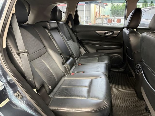 YES認證車 頂級旗艦版 原廠保養 IKEY+摸門 環景360 盲點偵測系統 可保固5大系統2年5萬公里  第10張相片