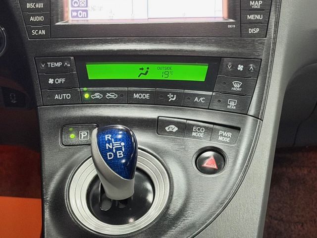 認證車 100%原鈑件 原廠保養 頂級旗艦版 交車日起大電池保固2年5萬公里 車況優 歡迎賞車試乘  第13張相片