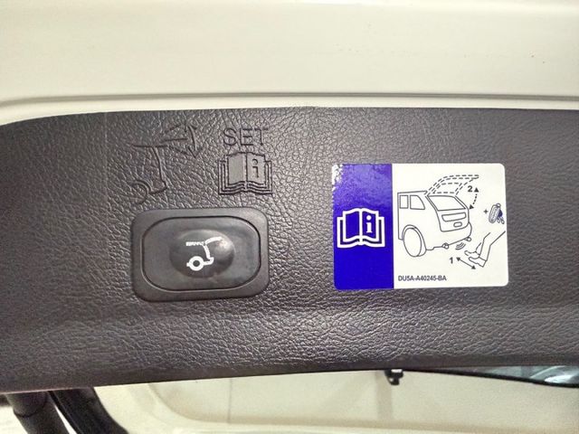 YES認證車 旗艦版 4WD 全景天窗 腳踢尾門 免鑰啟動 真皮電動座椅 大滿配 車況優 可保固 歡迎賞車試乘  第18張相片