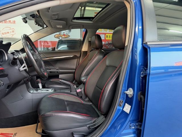 YES認證車 100%原鈑件 旗艦版 低里程(1年僅跑7千多)  I-KEY+摸門 天窗 HID頭燈 可保固歡迎賞車試乘  第6張相片