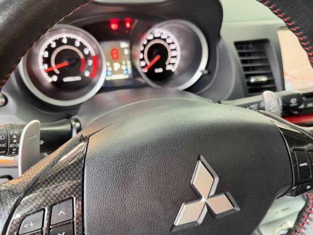 YES認證車 100%原鈑件 旗艦版 低里程(1年僅跑7千多)  I-KEY+摸門 天窗 HID頭燈 可保固歡迎賞車試乘  第12張相片