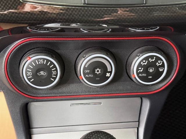 YES認證車 100%原鈑件 旗艦版 低里程(1年僅跑7千多)  I-KEY+摸門 天窗 HID頭燈 可保固歡迎賞車試乘  第15張相片