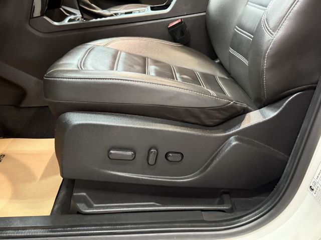 YES認證車 100%原鈑件 一手車買回 旗艦版 全景天窗 IKEY 摸門 電尾門 ACC 車況優 可保固 歡迎賞車試乘  第13張相片