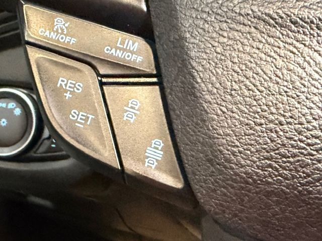 YES認證車 100%原鈑件 一手車買回 旗艦版 全景天窗 IKEY 摸門 電尾門 ACC 車況優 可保固 歡迎賞車試乘  第16張相片