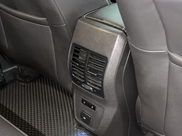 YES認證車 100%原鈑件 一手車買回 旗艦版 全景天窗 IKEY 摸門 電尾門 ACC 車況優 可保固 歡迎賞車試乘  第18張相片