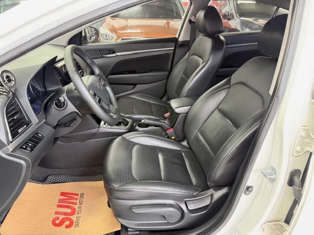 YES認證車 柴油渦輪超有力 超省稅 超省油 安卓系統 電子式後視鏡 後座出風口 車況優 歡迎賞車試乘  第6張相片