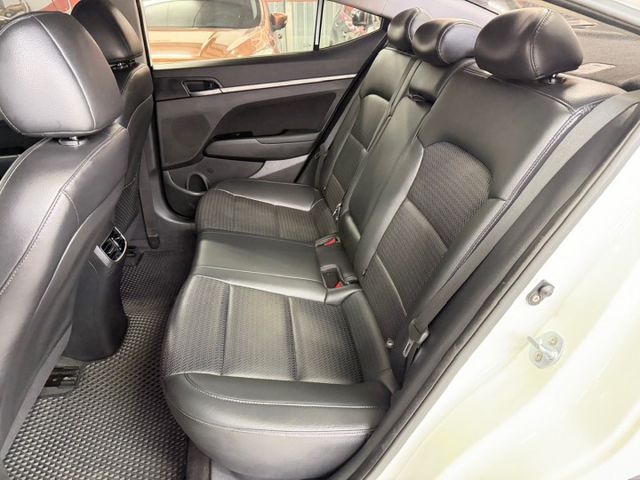 YES認證車 柴油渦輪超有力 超省稅 超省油 安卓系統 電子式後視鏡 後座出風口 車況優 歡迎賞車試乘  第7張相片