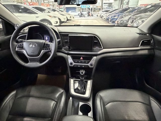 YES認證車 柴油渦輪超有力 超省稅 超省油 安卓系統 電子式後視鏡 後座出風口 車況優 歡迎賞車試乘  第8張相片