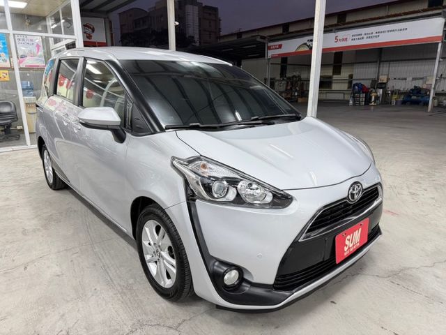 YES認證車 100%原鈑件 原廠保養 選配原廠導航影音系統 抬頭顯示器 高妥善 低油耗大空間車況優 可保固2年5萬公里  第4張相片