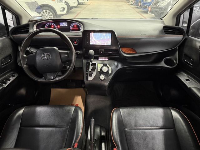 YES認證車 100%原鈑件 原廠保養 選配原廠導航影音系統 抬頭顯示器 高妥善 低油耗大空間車況優 可保固2年5萬公里  第9張相片