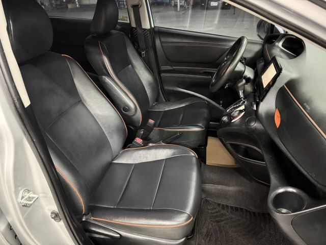 YES認證車 100%原鈑件 原廠保養 選配原廠導航影音系統 抬頭顯示器 高妥善 低油耗大空間車況優 可保固2年5萬公里  第10張相片