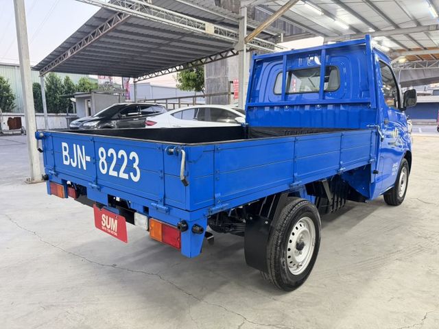 YES認證車 100%原鈑件 一手車買回 低里程(僅跑2萬7) 原廠保養 可保固2年5萬公里 歡迎賞車試乘  第5張相片