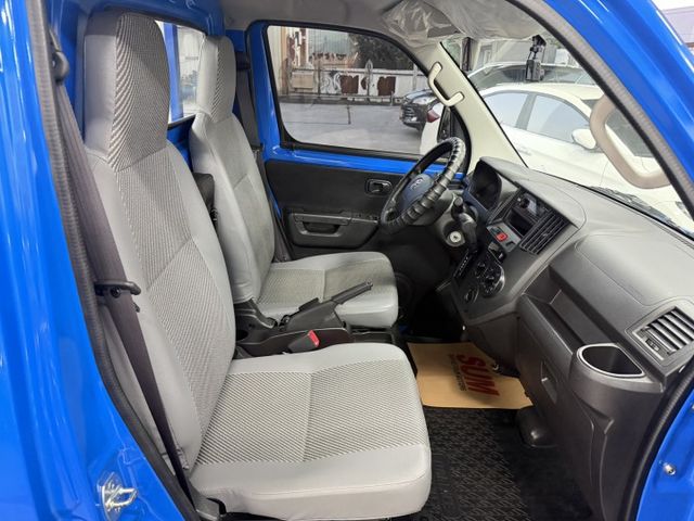 YES認證車 100%原鈑件 一手車買回 低里程(僅跑2萬7) 原廠保養 可保固2年5萬公里 歡迎賞車試乘  第9張相片