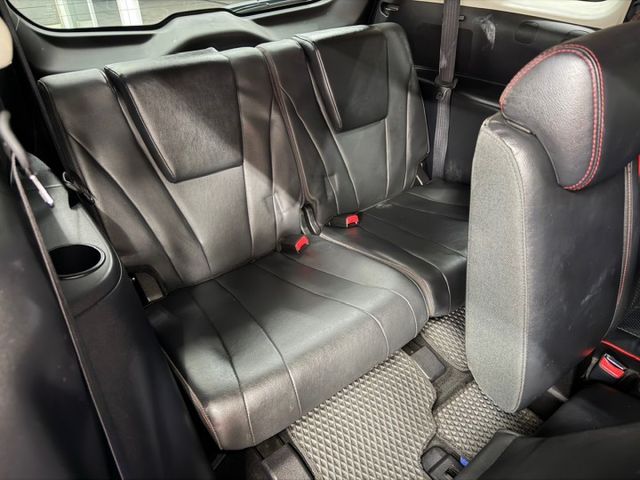 YES認證車 頂級旗艦版 原廠保養 超低里程 六氣囊 電動滑門 HID頭燈 後座出風口 七人座可保固5大系統1年2萬公里  第13張相片