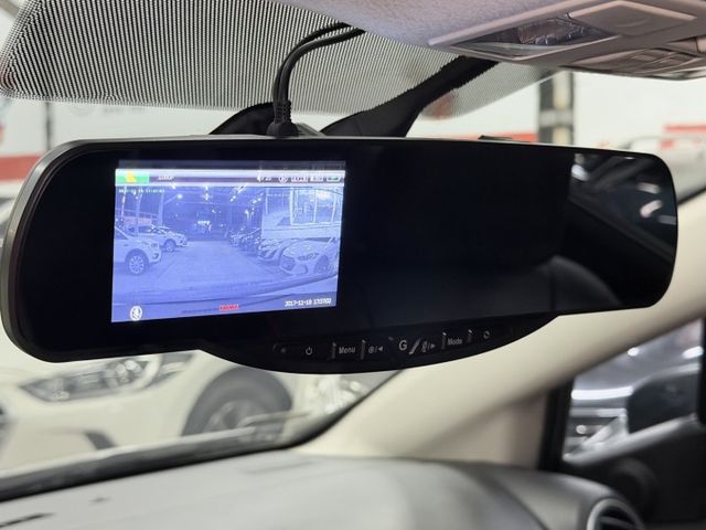 YES認證車 頂級旗艦版 原廠保養 超低里程 六氣囊 電動滑門 HID頭燈 後座出風口 七人座可保固5大系統1年2萬公里  第17張相片