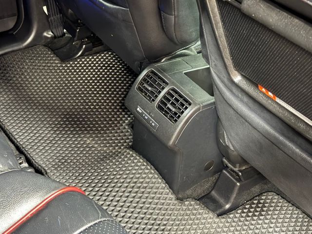 YES認證車 頂級旗艦版 原廠保養 超低里程 六氣囊 電動滑門 HID頭燈 後座出風口 七人座可保固5大系統1年2萬公里  第18張相片