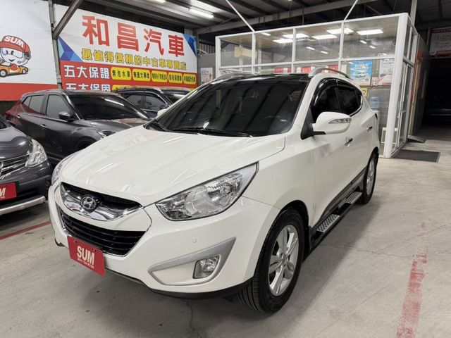 YES認證車(100%原鈑件) 頂級旗艦版 超低里程 IKEY+摸門 全景天窗 電動座椅 車況極優 歡迎賞車試乘  第1張相片