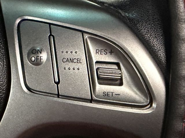 YES認證車(100%原鈑件) 頂級旗艦版 超低里程 IKEY+摸門 全景天窗 電動座椅 車況極優 歡迎賞車試乘  第11張相片