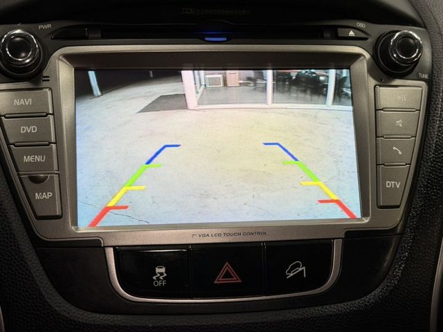 YES認證車(100%原鈑件) 頂級旗艦版 超低里程 IKEY+摸門 全景天窗 電動座椅 車況極優 歡迎賞車試乘  第12張相片